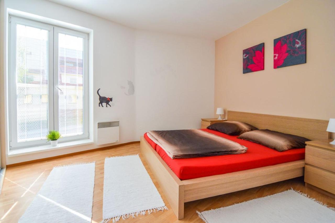 Apartman U Kostela เดชท์เน ออร์ลิซกี โฮราค ภายนอก รูปภาพ