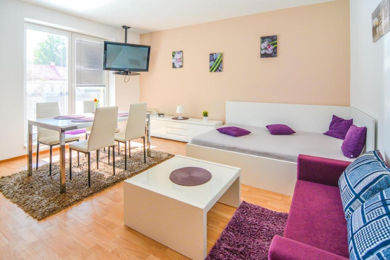 Apartman U Kostela เดชท์เน ออร์ลิซกี โฮราค ภายนอก รูปภาพ