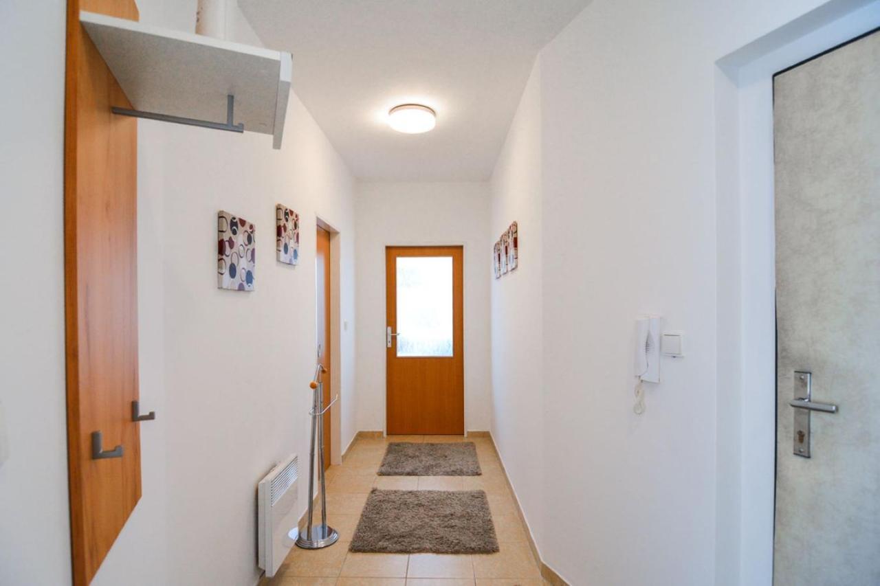 Apartman U Kostela เดชท์เน ออร์ลิซกี โฮราค ภายนอก รูปภาพ